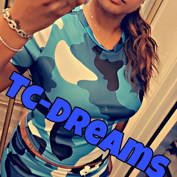 Women's custom 2 piece blue camfloge short set - Picture 2 of 2